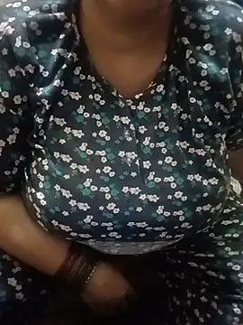 Snapshot of Simran_008 chatting on July 28, 3:21 pm Simran 008 online show from July 28, 3:21 pm