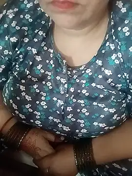 Snapshot of Simran_008 chatting on August 1, 3:28 am Simran 008 online show from August 1, 3:28 am
