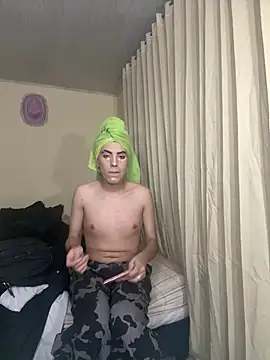 Snapshot of max_femboy chatting on February 14, 2:19 am max femboy online show from February 14, 2:19 am