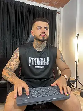 Snapshot of Benjii_Carter1 chatting on March 7, 3:25 am Benjii Carter1 online show from March 7, 3:25 am