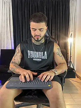 Snapshot of Benjii_Carter1 chatting on March 13, 3:13 am Benjii Carter1 online show from March 13, 3:13 am