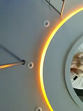 Julia2027 online show from March 10, 3:17 pm