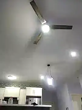 18lue85 online show from March 15, 3:07 pm