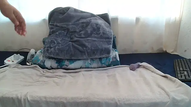 Sweet-Bella17 online show from April 26, 2:26 pm