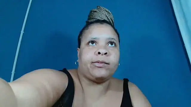 Sweet-Bella17 online show from April 30, 4:35 pm