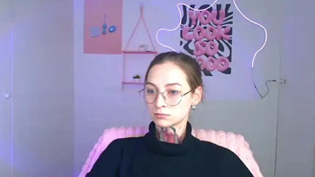 Esmi Winter online show from February 25, 6:12 am