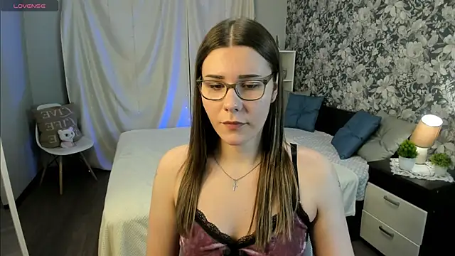 Coraline kitty online show from March 15, 6:08 am