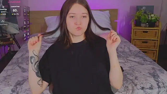 MmollyMay online show from February 18, 10:00 am