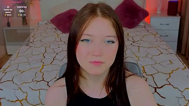 MmollyMay online show from March 14, 9:26 am