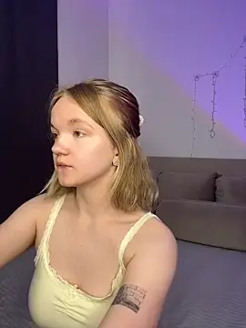 StellaBunny online show from May 28, 11:07 am