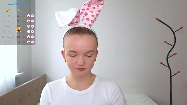 StellaBunny online show from June 27, 4:28 am