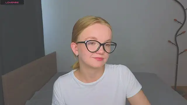 StellaBunny online show from July 27, 4:30 am