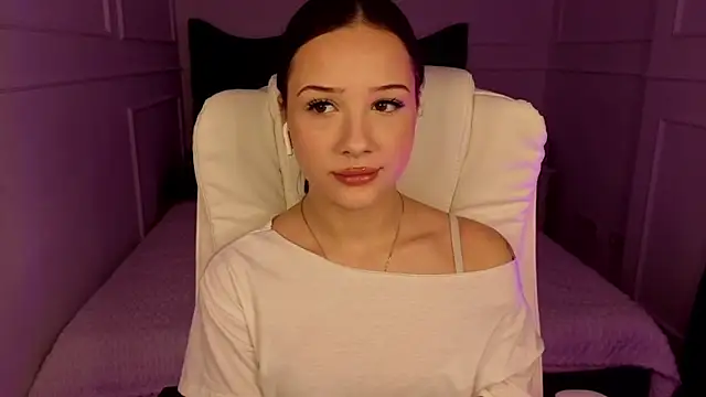 baby brunettee  online show from March 7, 3:20 pm