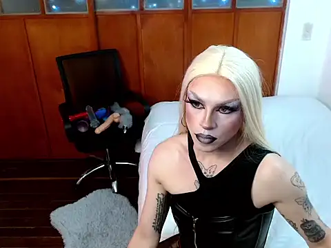 DanniHotBoy02 online show from February 13, 9:55 pm