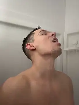 Snapshot of adonimus94 chatting on March 20, 4:45 pm adonimus94 online show from March 20, 4:45 pm