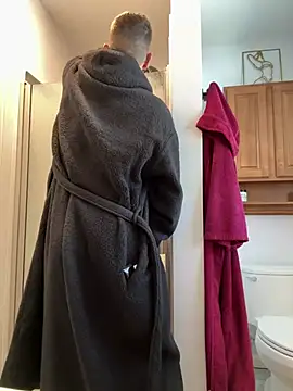 Snapshot of adonimus94 chatting on March 21, 7:28 pm adonimus94 online show from March 21, 7:28 pm