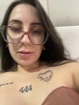 Lunaafeetx online show from March 17, 7:06 pm