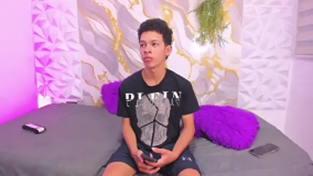 Snapshot of xqueen_of_pleasurex chatting on March 10, 11:15 am xqueen of pleasurex online show from March 10, 11:15 am