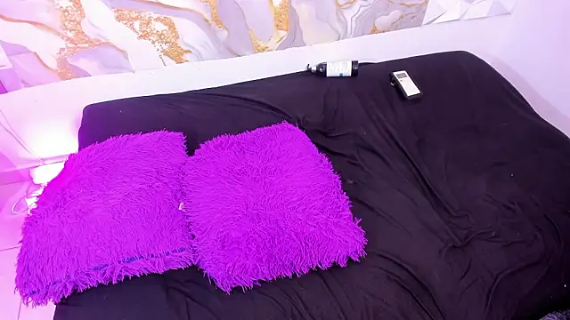 Snapshot of xqueen_of_pleasurex chatting on March 26, 10:04 pm xqueen of pleasurex online show from March 26, 10:04 pm