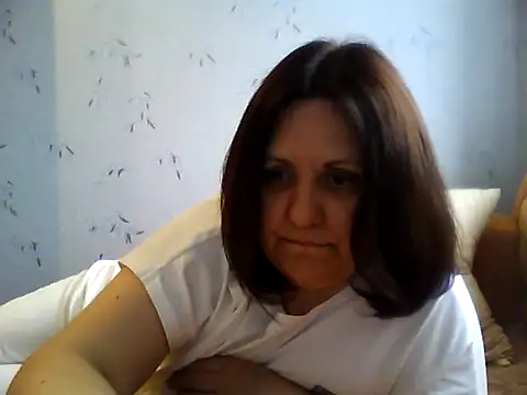 Snapshot of LockyCharm111 chatting on May 9, 3:39 pm LockyCharm111 online show from May 9, 3:39 pm