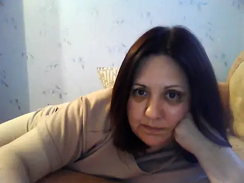 LockyCharm111 online show from June 12, 5:45 pm