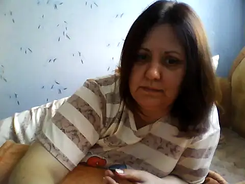 Snapshot of LockyCharm111 chatting on July 2, 4:24 pm LockyCharm111 online show from July 2, 4:24 pm