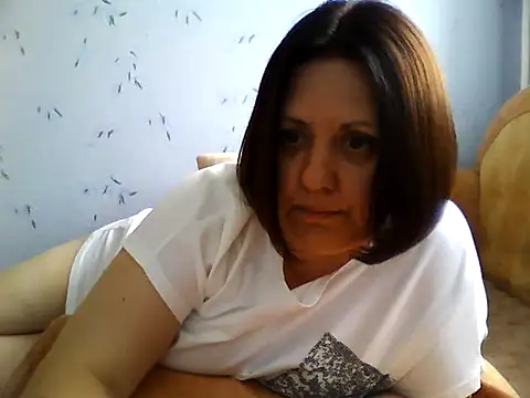 Snapshot of LockyCharm111 chatting on July 12, 4:47 am LockyCharm111 online show from July 12, 4:47 am