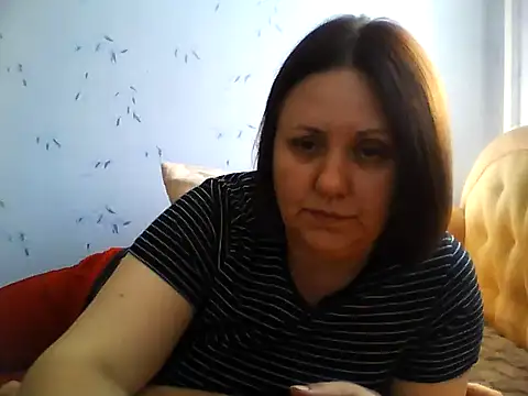Snapshot of LockyCharm111 chatting on July 29, 1:31 pm LockyCharm111 online show from July 29, 1:31 pm