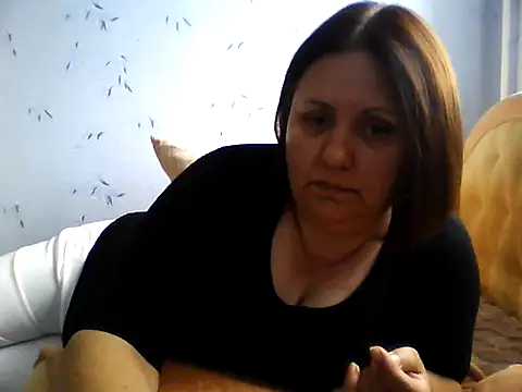 Snapshot of LockyCharm111 chatting on July 31, 1:21 pm LockyCharm111 online show from July 31, 1:21 pm