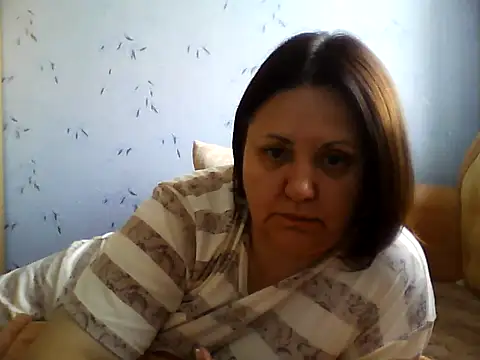 Snapshot of LockyCharm111 chatting on August 4, 5:10 am LockyCharm111 online show from August 4, 5:10 am