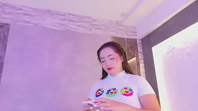 Hannah-Prada online show from February 23, 10:34 am