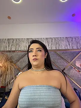 Hannah-Prada online show from July 4, 11:38 am