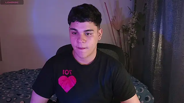 eithan jonnes online show from March 4, 9:32 pm