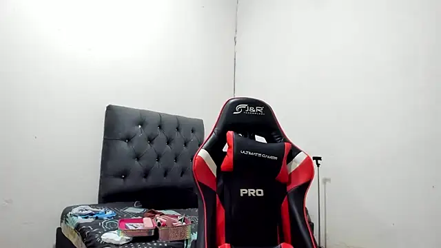 QueenNyxx online show from March 12, 8:37 pm