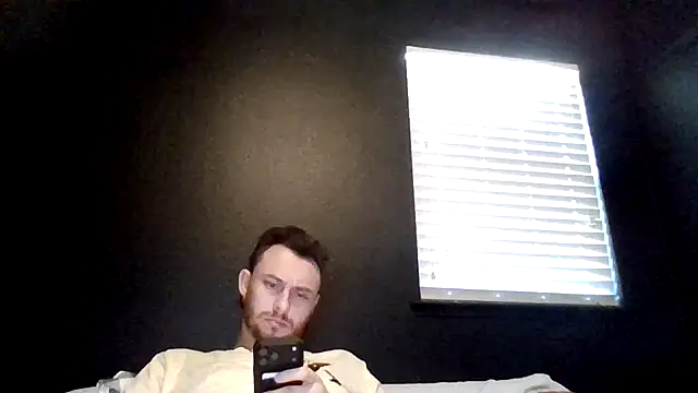 Snapshot of Tallhungandcloudy chatting on June 27, 10:04 pm Tallhungandcloudy online show from June 27, 10:04 pm