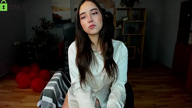 Effy Royse online show from February 22, 6:35 am