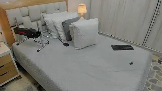 Snapshot of Bunny_Blush1 chatting on April 13, 7:08 pm Bunny Blush1 online show from April 13, 7:08 pm