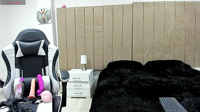 Snapshot of valery_slim18 chatting on March 2, 7:15 am valery slim18 online show from March 2, 7:15 am