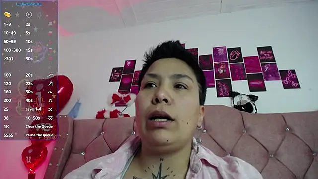 Snapshot of nat_evans8 chatting on June 15, 11:07 pm nat evans8 online show from June 15, 11:07 pm