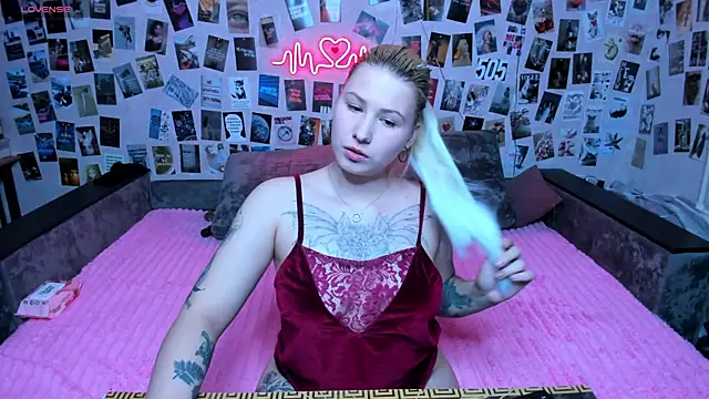 x Ulya1cutex online show from April 30, 4:35 pm