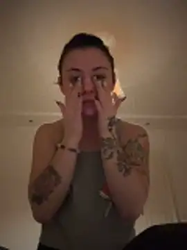 alwayshornyvivi online show from February 20, 7:14 pm