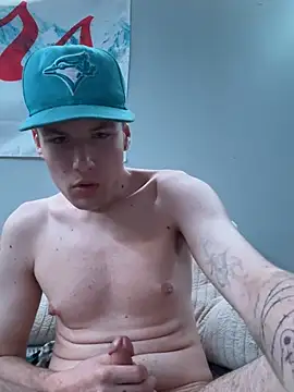 Snapshot of Bigdickaiden777 chatting on July 6, 4:20 am Bigdickaiden777 online show from July 6, 4:20 am