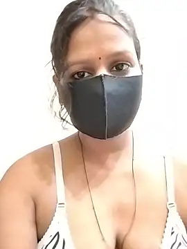 Snapshot of ankita077 chatting on June 26, 11:20 pm ankita077 online show from June 26, 11:20 pm