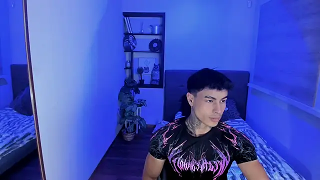 Snapshot of IanWest_ chatting on July 30, 11:15 pm IanWest online show from July 30, 11:15 pm