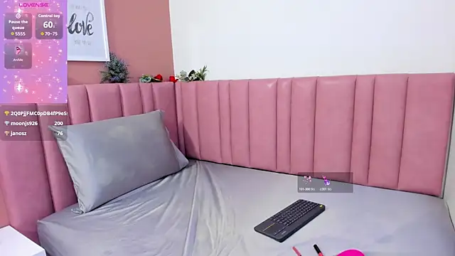 iris cuteface online show from July 10, 6:54 pm