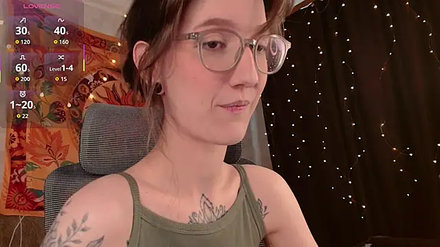 Snapshot of lolami_ chatting on May 26, 7:15 am lolami online show from May 26, 7:15 am