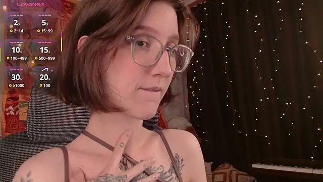 Snapshot of lolami_ chatting on July 15, 7:24 am lolami online show from July 15, 7:24 am