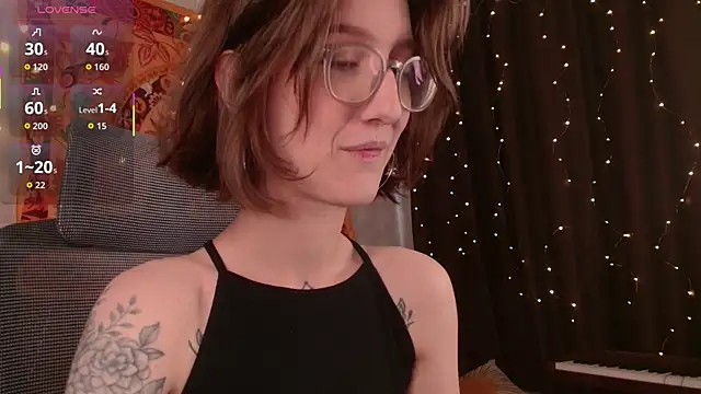 Snapshot of lolami_ chatting on July 29, 7:39 am lolami online show from July 29, 7:39 am