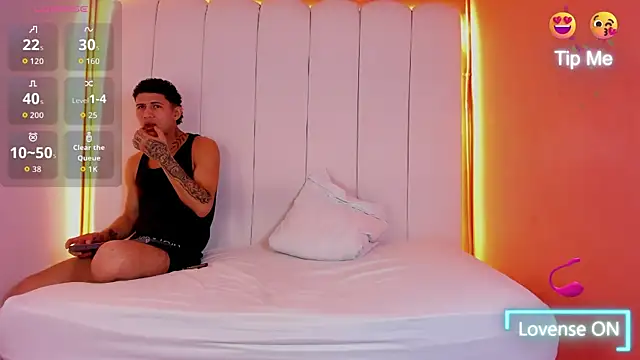 NaughtyVibes OS online show from February 18, 12:45 pm