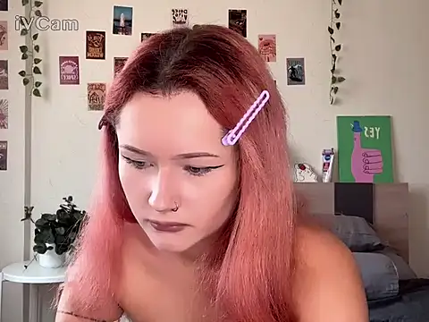 pixieyes00n online show from March 14, 5:57 am